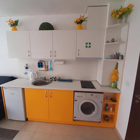Apartment-Studio Daisy In Kiwi Gardens Complex Бяла Экстерьер фото